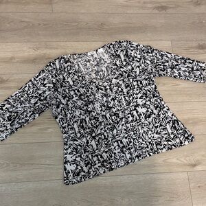 liz & co. Monochrome Abstract Blouse